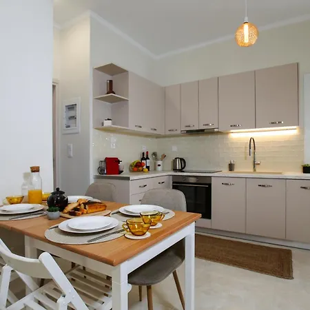 Kamena Elegance * Kamena Vourla