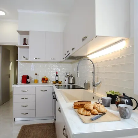 Kamena Elegance * Kamena Vourla