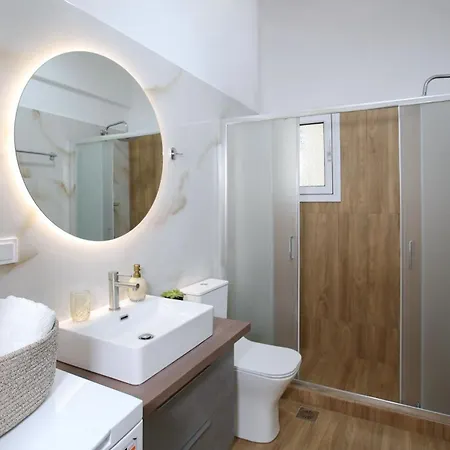 Kamena Elegance Apartment Kamena Vourla